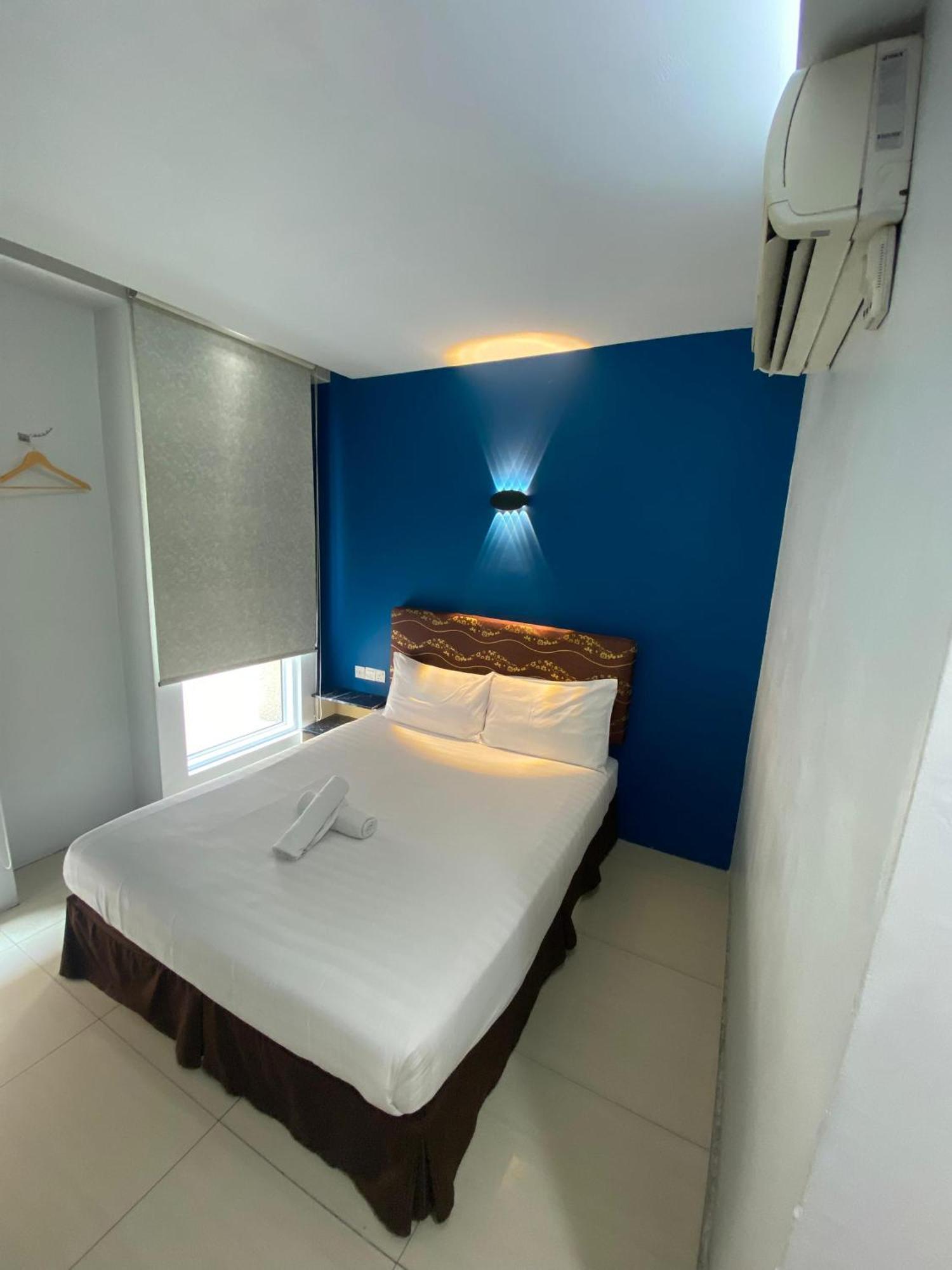 Pillows Plus Kota Damansara Exterior photo