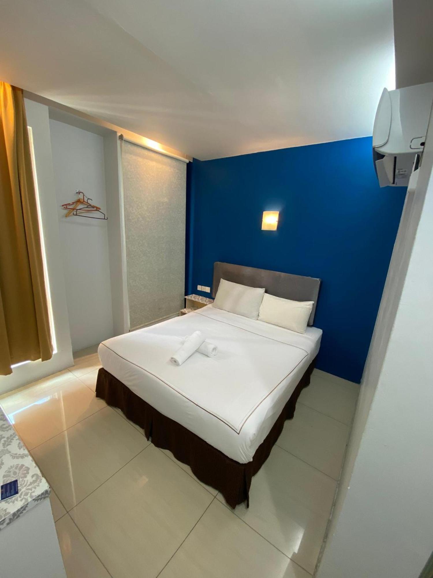 Pillows Plus Kota Damansara Exterior photo