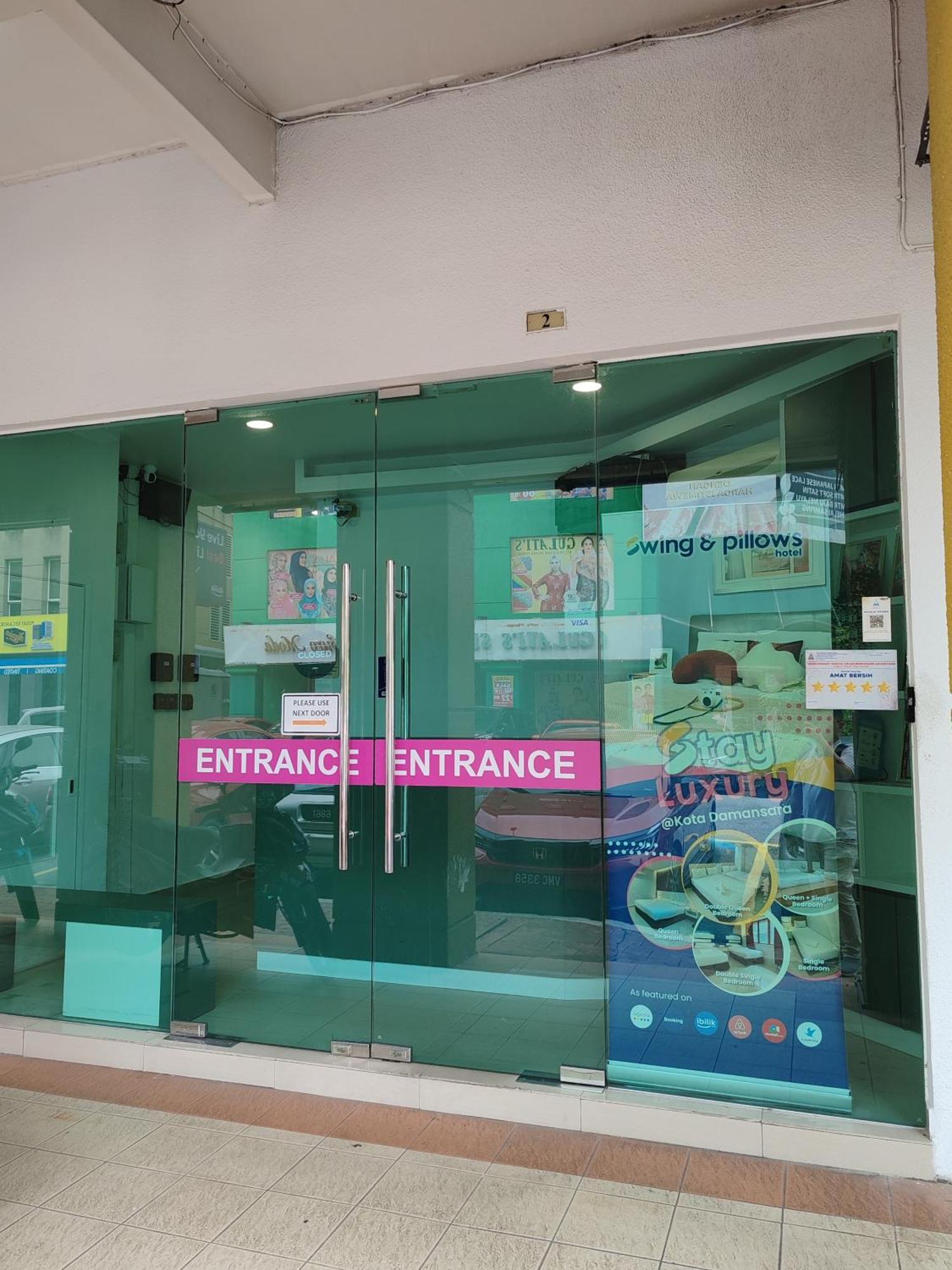Pillows Plus Kota Damansara Exterior photo